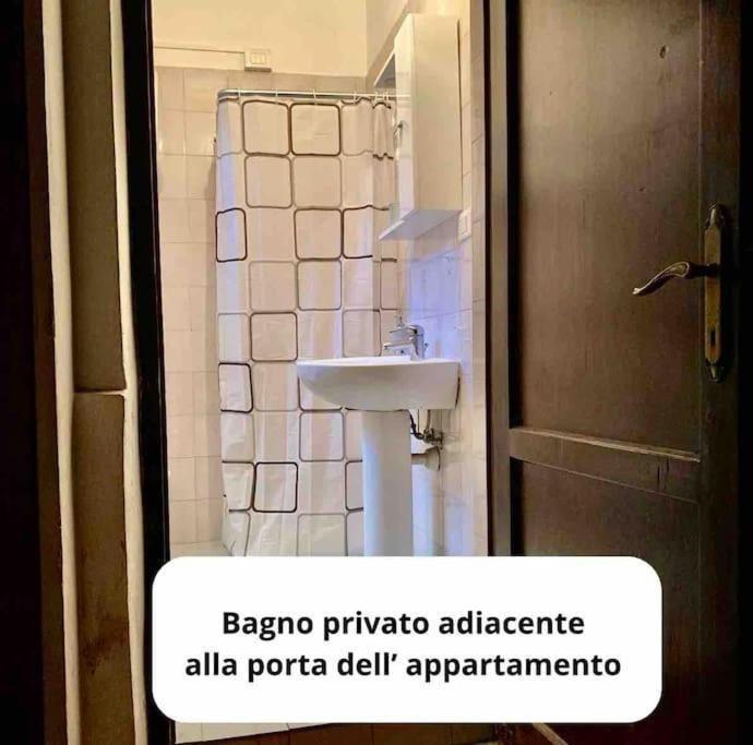 Low-Cost Teatro Romano Apartment Verona Bagian luar foto